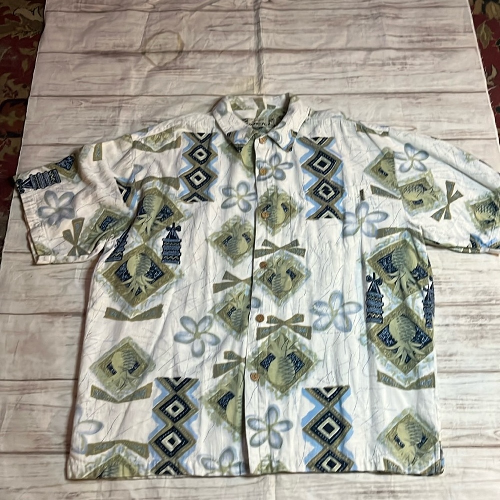 O’Neill Hawaiian Themed Short Sleeved Buttondown Shirt